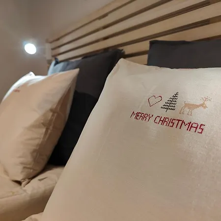Villa Arctic Aurora With A Private Sledding Hill - 6 Bedrooms, Private Sauna And Northern Lights In The Backyard, In The Hometown Of Santa Claus,